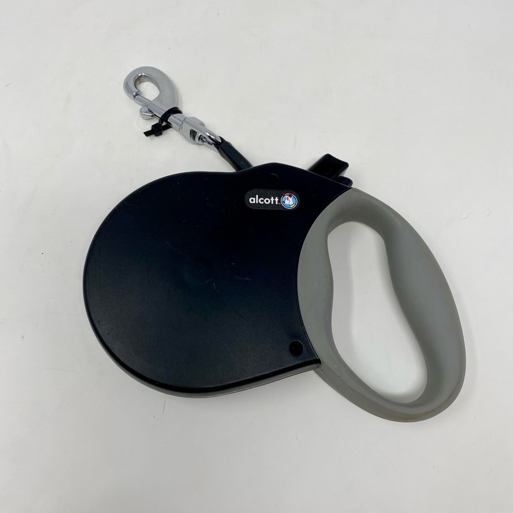 Alcott Black and Gray Retractable Pet Leash